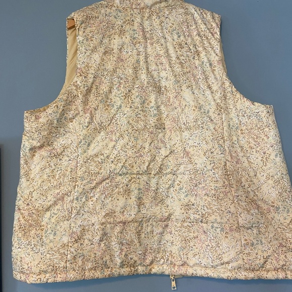 Penningtons Cream reversible vest. - Picture 4 of 5